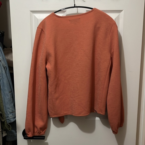 Madewell bell sleeve top bottom top - Picture 2 of 3